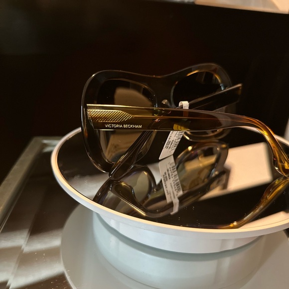 VICTORIA BECKHAM | Striped Khaki Geometric Square Acetate Sunglasses - Picture 3 of 13